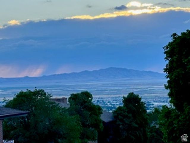 2124 S RIDGEWOOD WAY, Bountiful, UT 84010