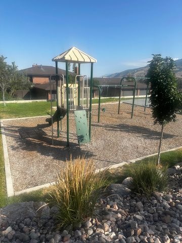 2124 S RIDGEWOOD WAY, Bountiful, UT 84010