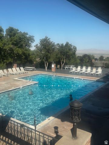 2124 S RIDGEWOOD WAY, Bountiful, UT 84010