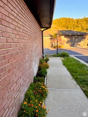 2124 S RIDGEWOOD WAY, Bountiful, UT 84010