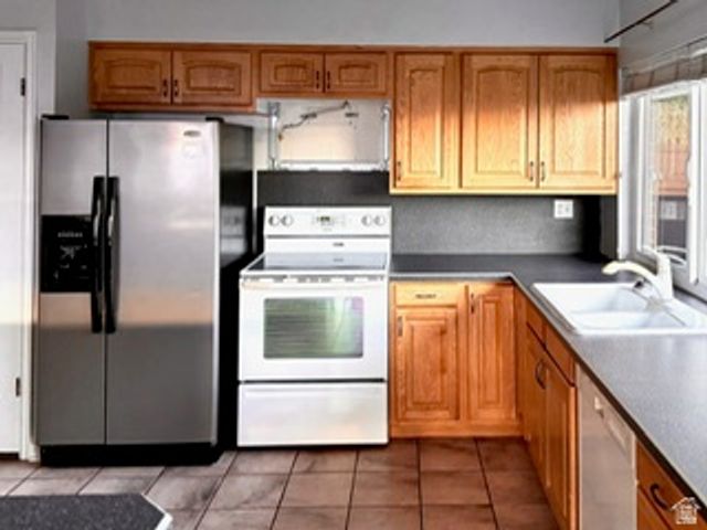 2124 S RIDGEWOOD WAY, Bountiful, UT 84010