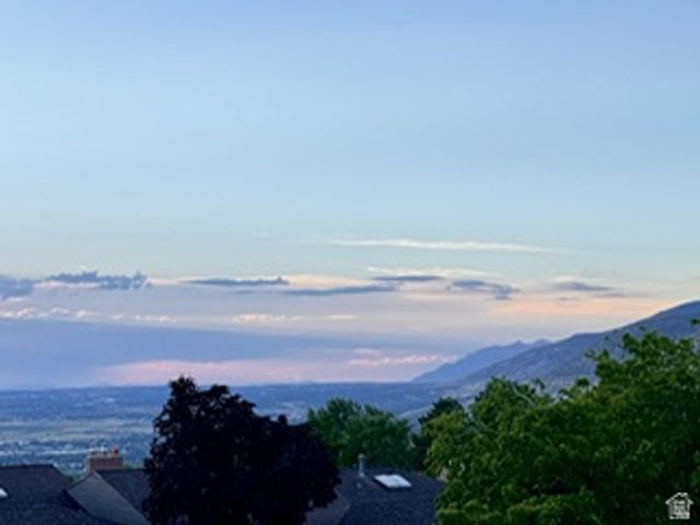 2124 S RIDGEWOOD WAY, Bountiful, UT 84010