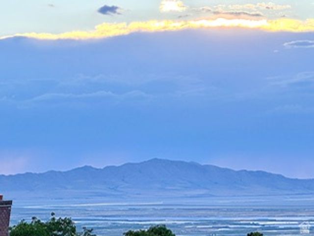 2124 S RIDGEWOOD WAY, Bountiful, UT 84010