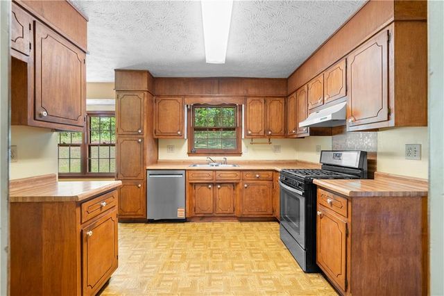 1745 Oak Ridge Way, Lawrenceville, GA 30044