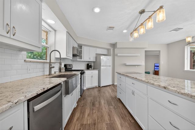 701 Saint Lawrence River Road, Montgomery, TX 77316