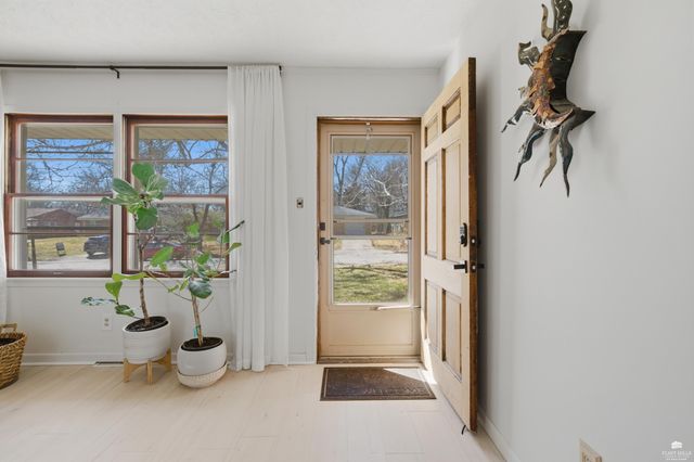 1732 Kenmar Drive, Manhattan, KS 66502