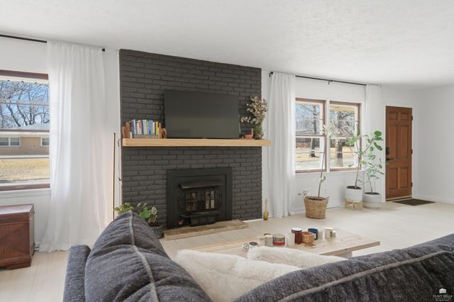 1732 Kenmar Drive, Manhattan, KS 66502