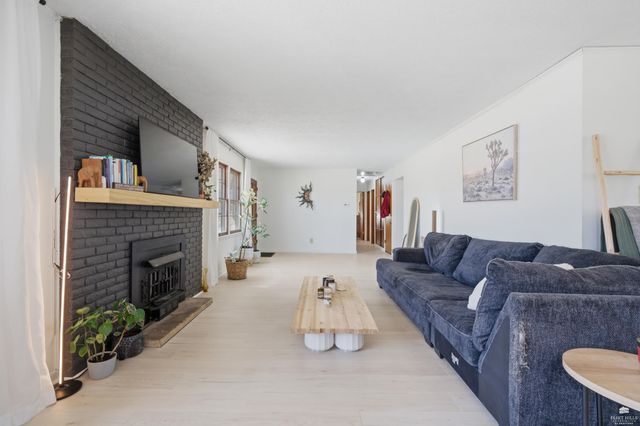 1732 Kenmar Drive, Manhattan, KS 66502