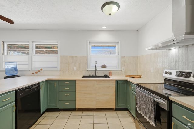 1732 Kenmar Drive, Manhattan, KS 66502