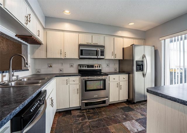 8 HUNTLEY COURT 8, Haines City, FL 33844