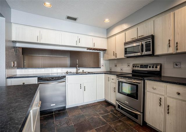 8 HUNTLEY COURT 8, Haines City, FL 33844