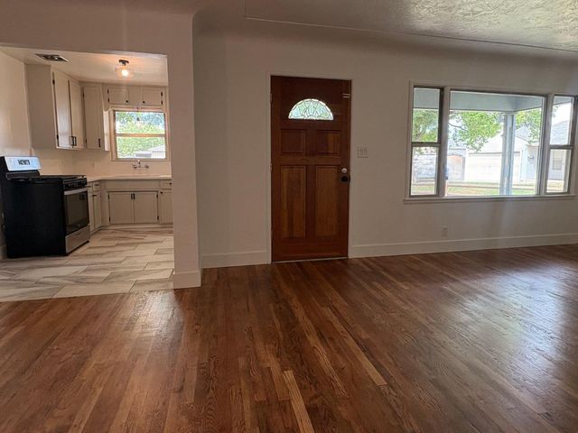 2408 Lilac Ct, Ceres, CA 95307