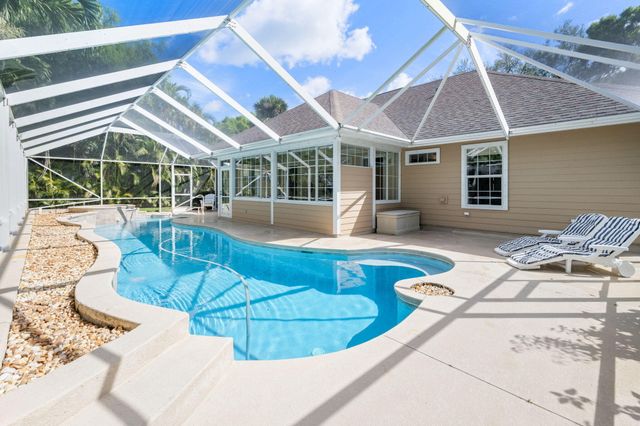 137 38th Court, Vero Beach, FL 32968
