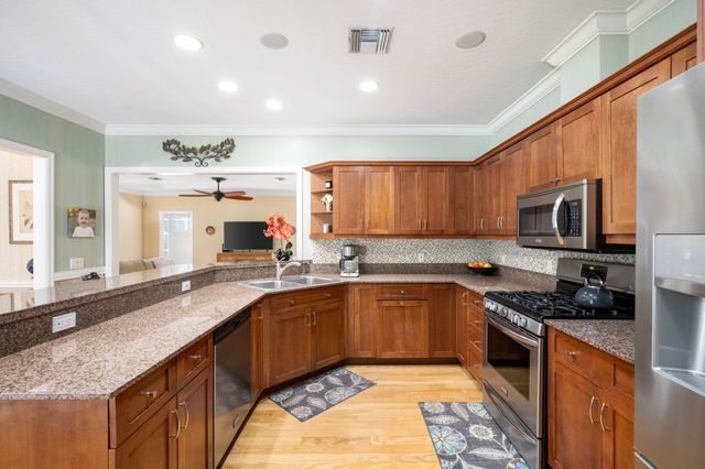 137 38th Court, Vero Beach, FL 32968