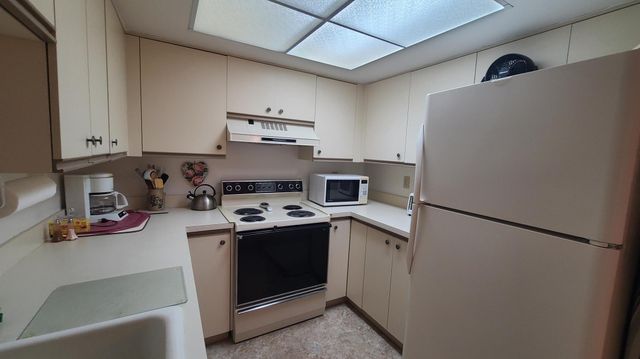 510 SW South River Drive 204, Stuart, FL 34997