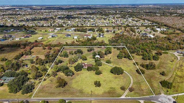 5001 Kendall Road, Baytown, TX 77523