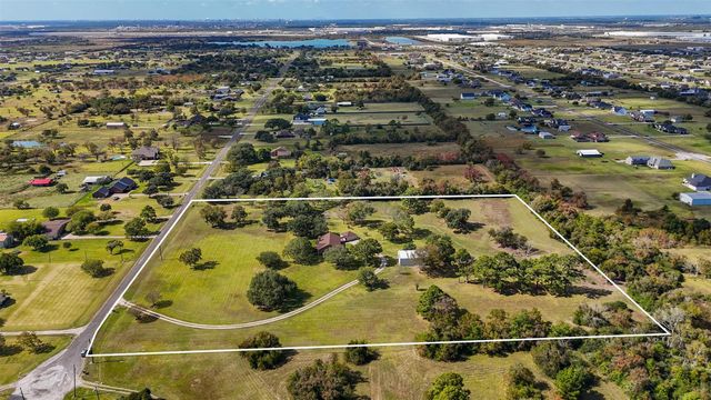 5001 Kendall Road, Baytown, TX 77523