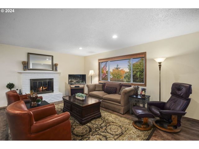 15775 Sw QUEEN VICTORIA Pl, Portland, OR 97224