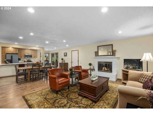 15775 Sw QUEEN VICTORIA Pl, Portland, OR 97224