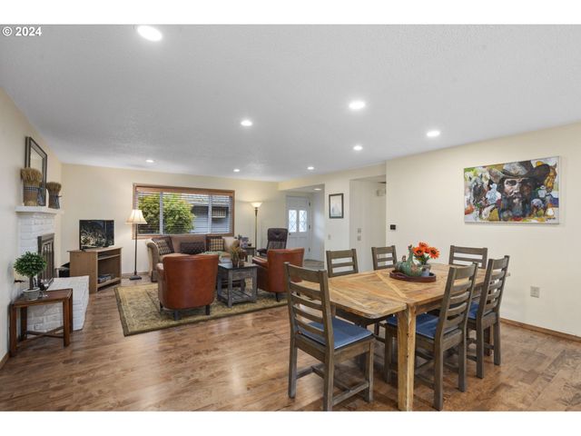 15775 Sw QUEEN VICTORIA Pl, Portland, OR 97224