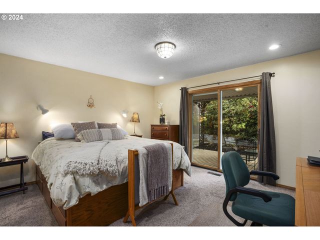 15775 Sw QUEEN VICTORIA Pl, Portland, OR 97224