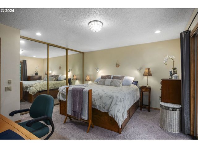 15775 Sw QUEEN VICTORIA Pl, Portland, OR 97224