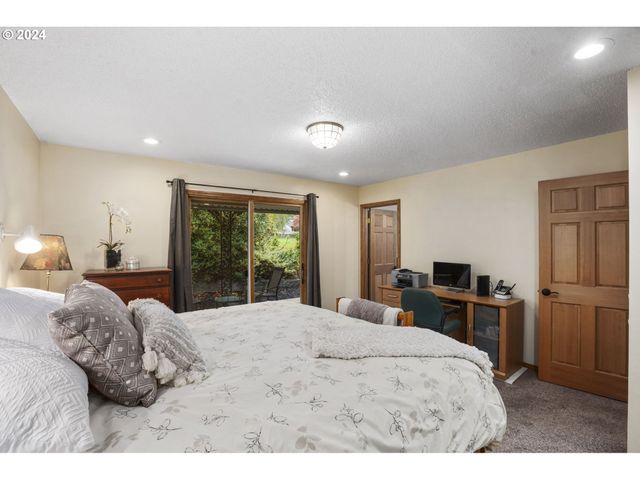 15775 Sw QUEEN VICTORIA Pl, Portland, OR 97224