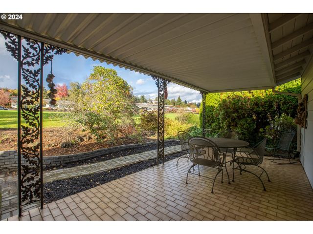 15775 Sw QUEEN VICTORIA Pl, Portland, OR 97224