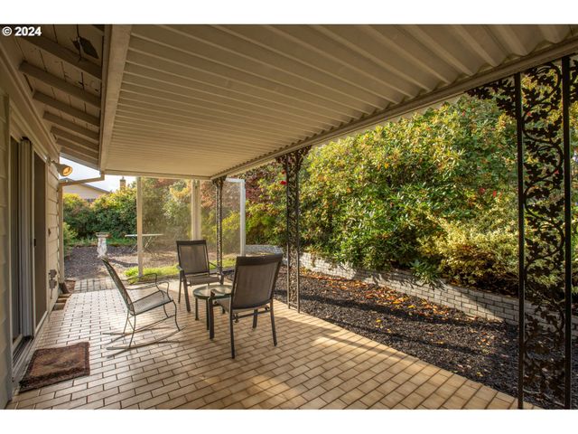 15775 Sw QUEEN VICTORIA Pl, Portland, OR 97224