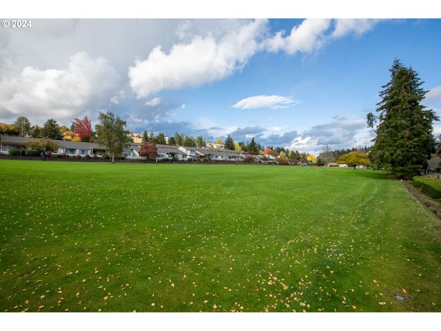 15775 Sw QUEEN VICTORIA Pl, Portland, OR 97224