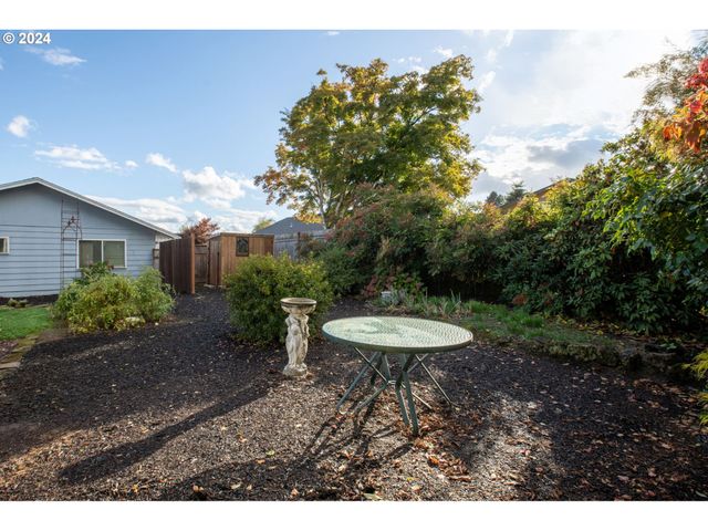 15775 Sw QUEEN VICTORIA Pl, Portland, OR 97224