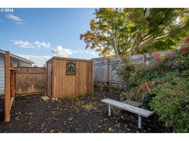 15775 Sw QUEEN VICTORIA Pl, Portland, OR 97224