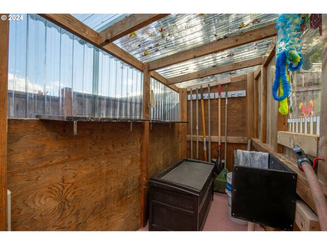 15775 Sw QUEEN VICTORIA Pl, Portland, OR 97224