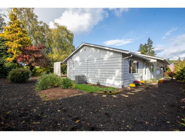 15775 Sw QUEEN VICTORIA Pl, Portland, OR 97224