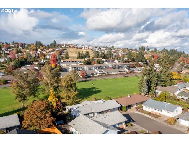 15775 Sw QUEEN VICTORIA Pl, Portland, OR 97224