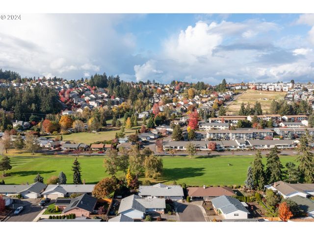 15775 Sw QUEEN VICTORIA Pl, Portland, OR 97224