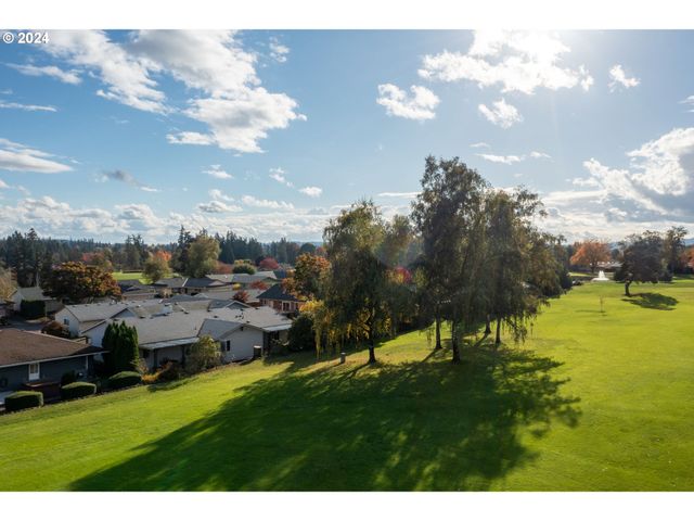 15775 Sw QUEEN VICTORIA Pl, Portland, OR 97224