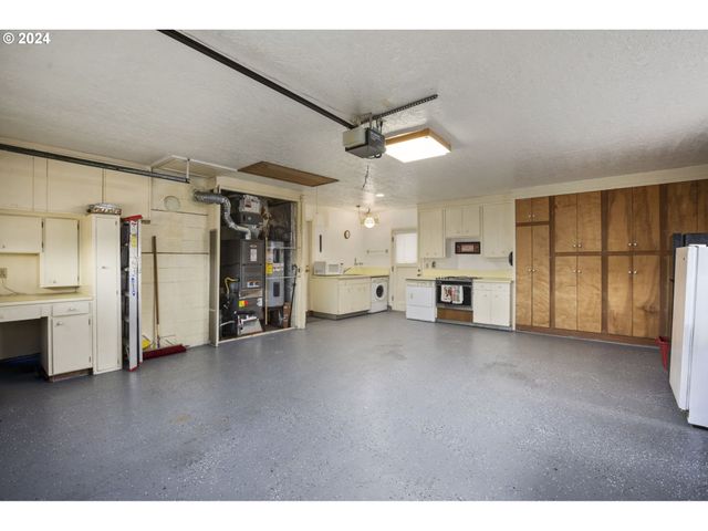 15775 Sw QUEEN VICTORIA Pl, Portland, OR 97224