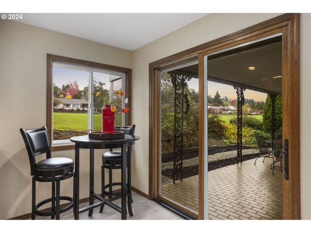 15775 Sw QUEEN VICTORIA Pl, Portland, OR 97224