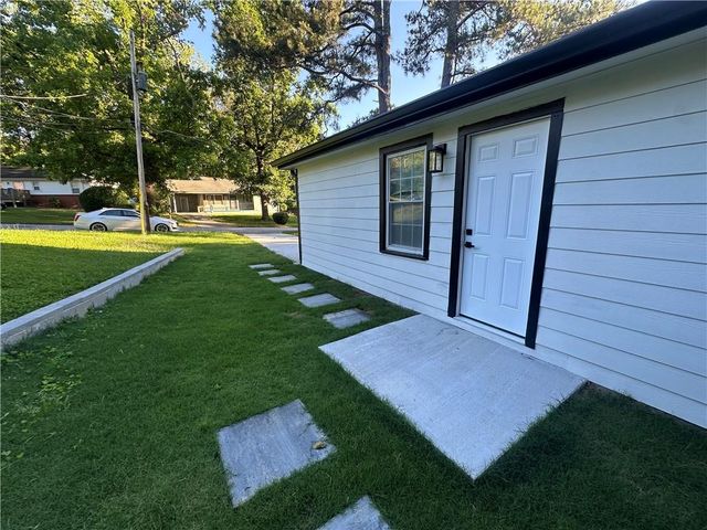 2745 Marco NW Drive, Atlanta, GA 30318