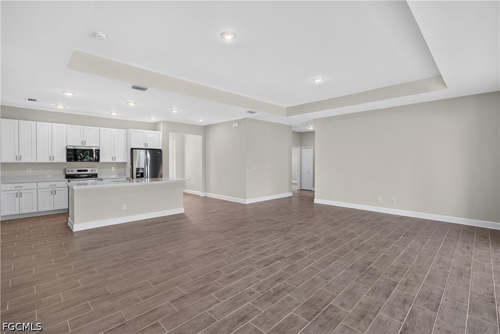 Image 7 of property listing at 1911 NW 1st PL, Cape Coral, FL 33993