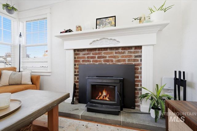 211 W. Dewey Ave., Nampa, ID 83686