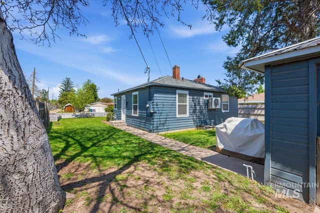 211 W. Dewey Ave., Nampa, ID 83686