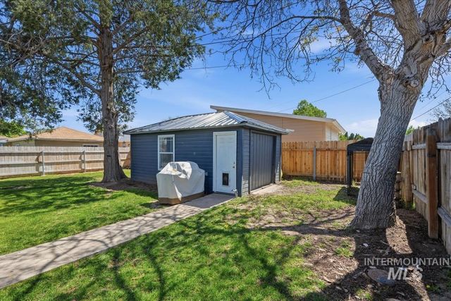 211 W. Dewey Ave., Nampa, ID 83686