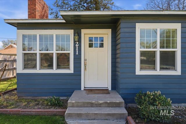 211 W. Dewey Ave., Nampa, ID 83686