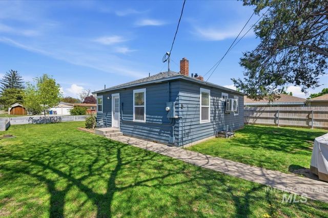 211 W. Dewey Ave., Nampa, ID 83686