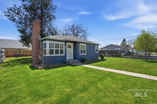 211 W. Dewey Ave., Nampa, ID 83686