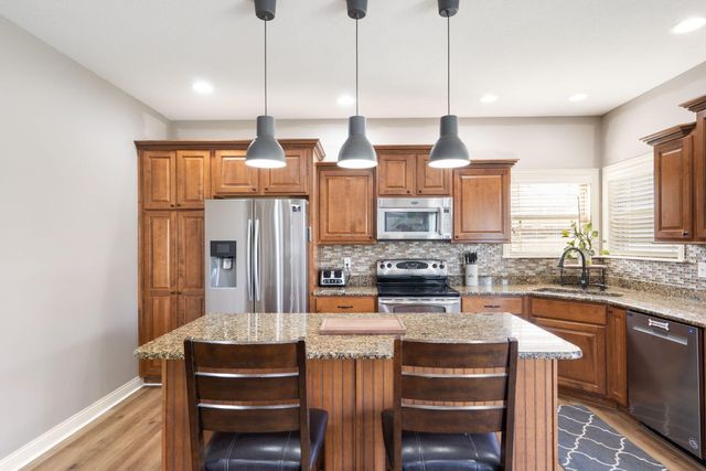 2109 AUGUST BRIGGS DR, Columbia, MO 65201