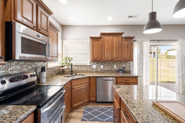 2109 AUGUST BRIGGS DR, Columbia, MO 65201