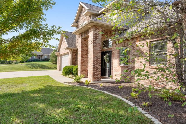2109 AUGUST BRIGGS DR, Columbia, MO 65201